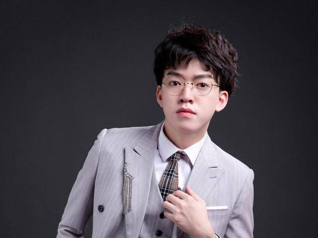 打了毒纪还不过瘾,寒夜婚后再次约架lol主播!为了滑板鞋的荣耀_虎牙