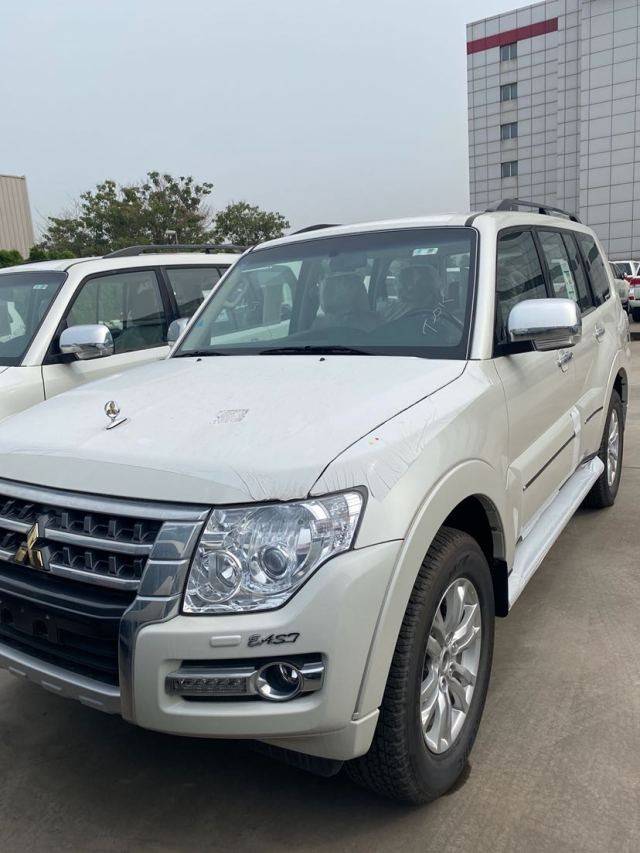 2020款三菱帕杰罗v97中东版全面进化超有料