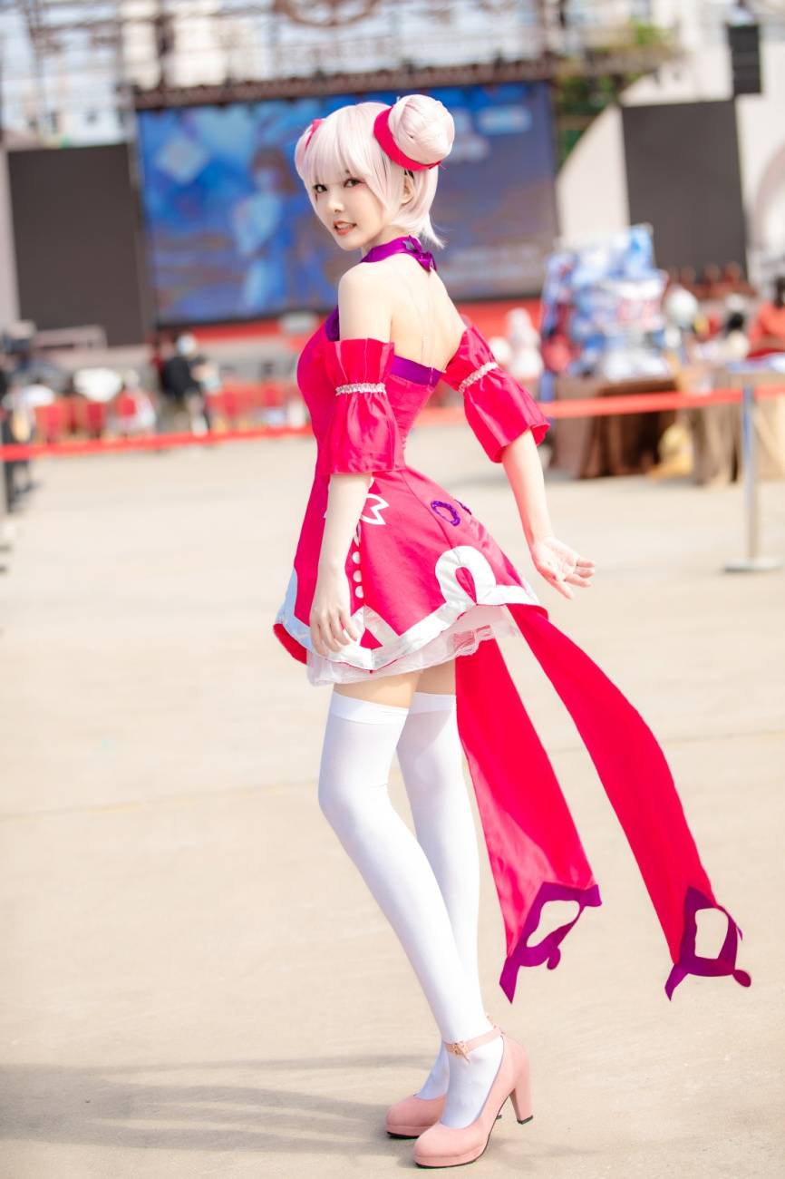 超红主播洪小乔red跨界漫展在线cos变身二次元少女