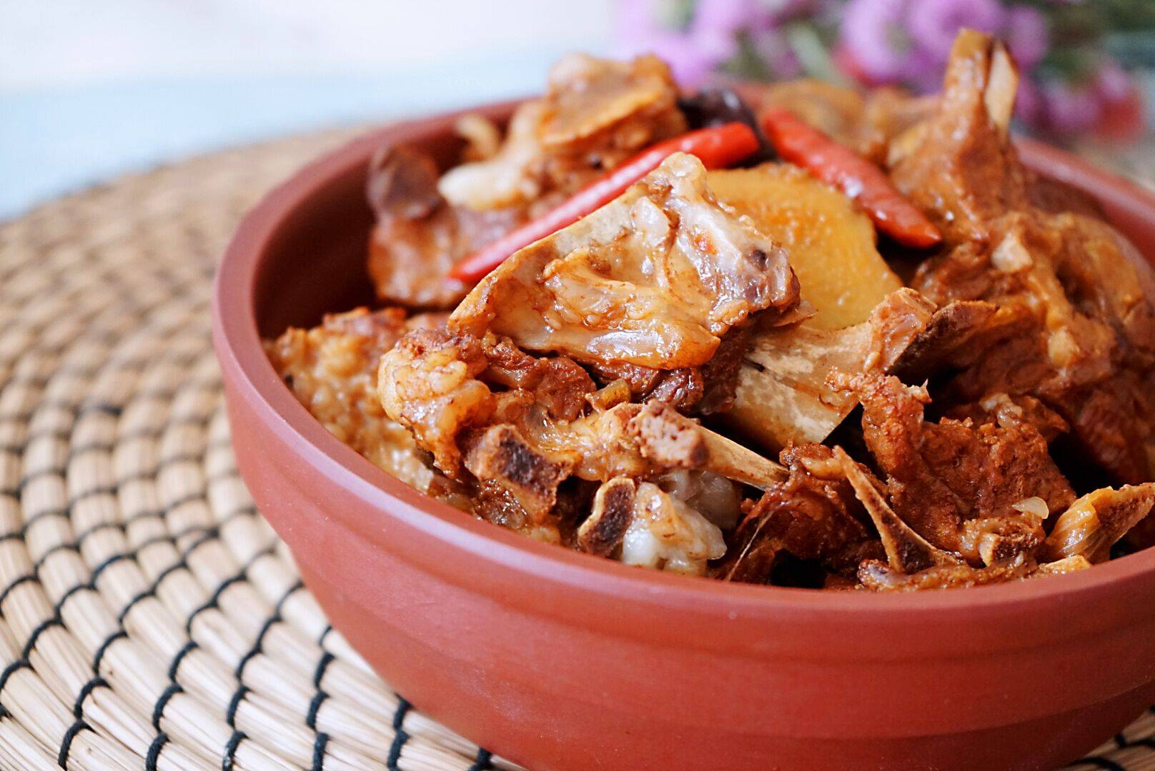 原创羊蝎子加入这两种酱,膻气全没,汤汁浑厚,拌面,涮火锅真够香的