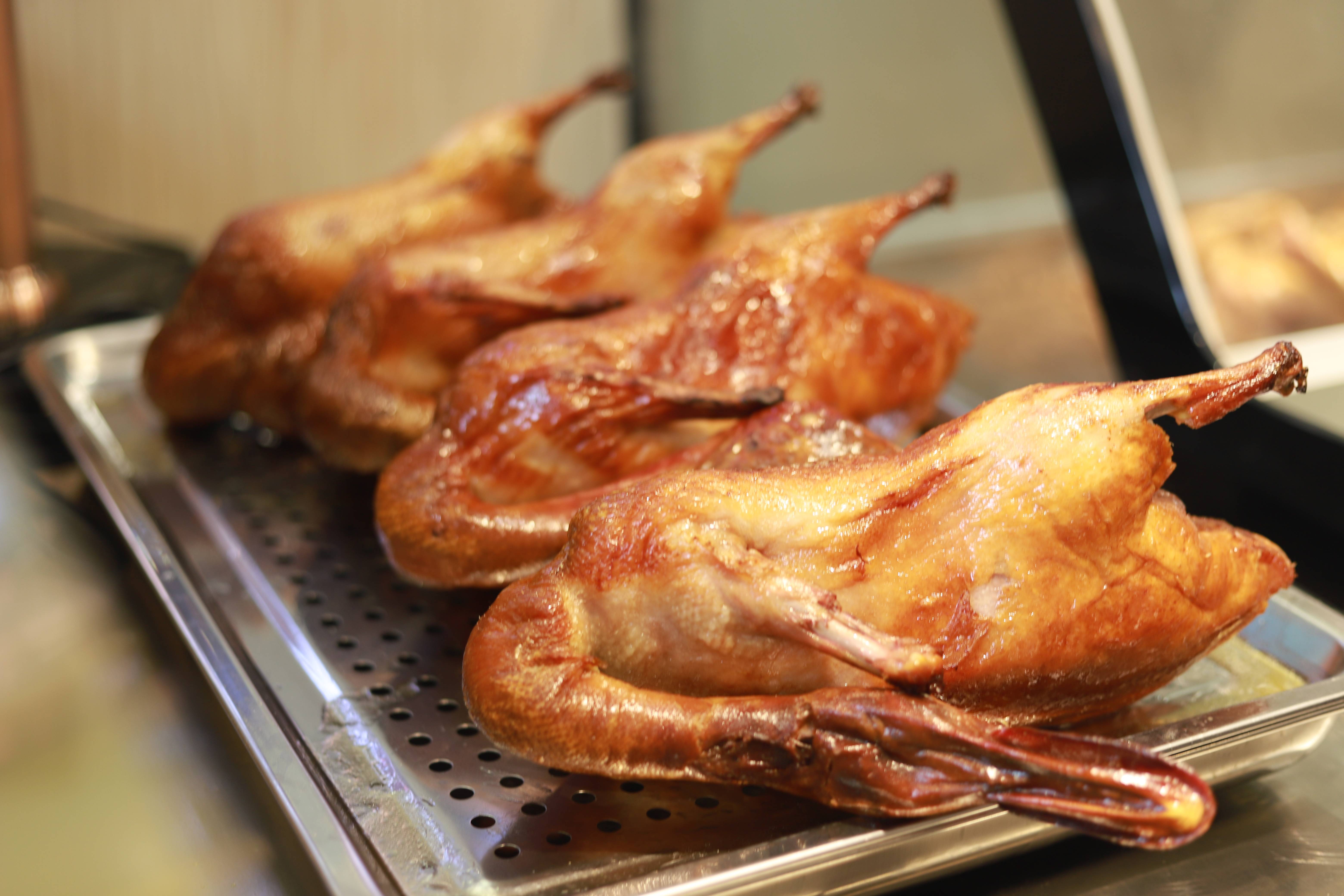 吃烤鸭不用上北京,訸枫炭火烤鸭就能满足你