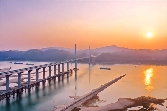 五条高速贯通构成肇庆千里文化生态旅游大环线