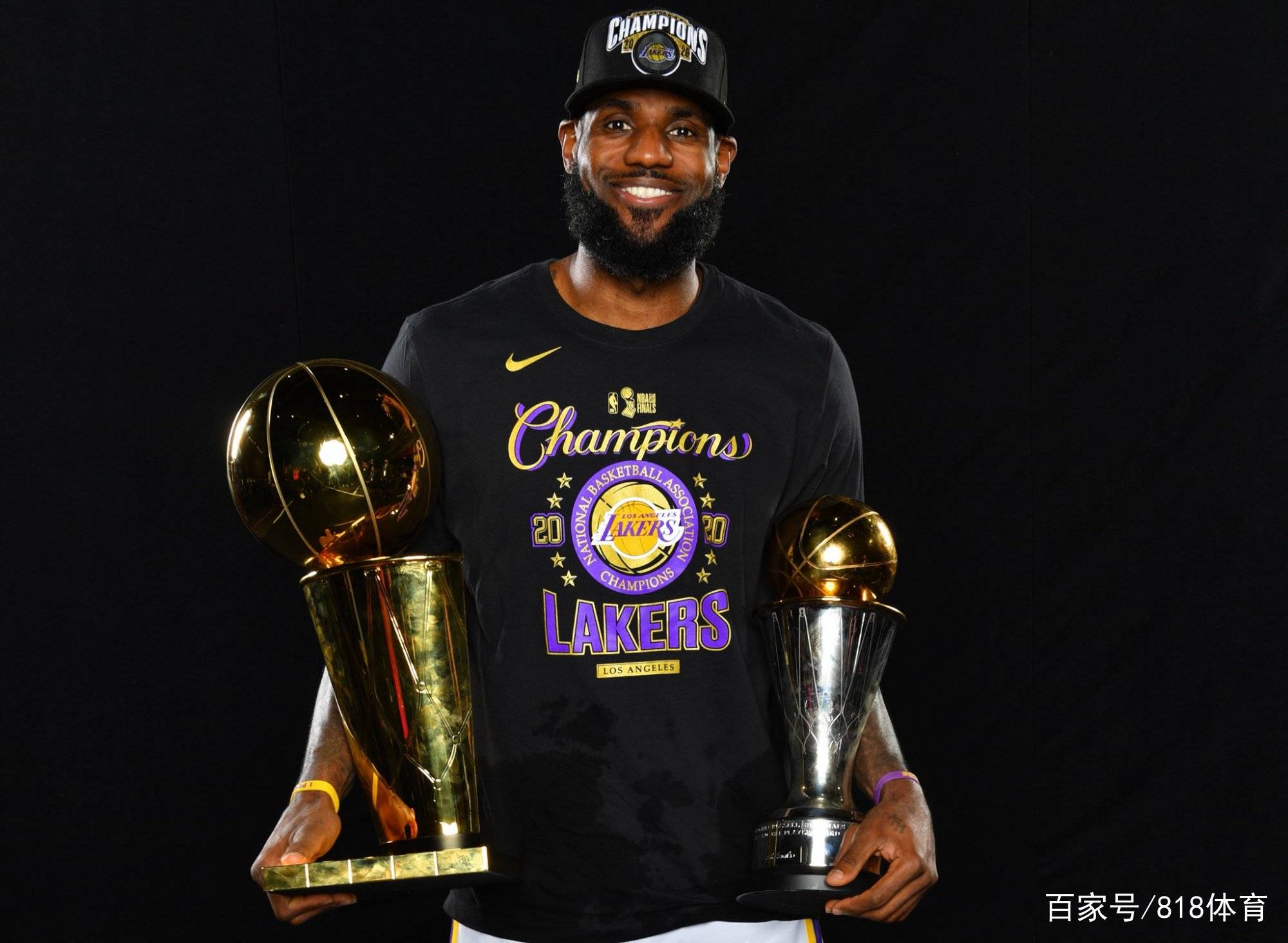 原创排面!nba官推晒詹皇捧杯 fmvp照,祝福他36岁生日快乐