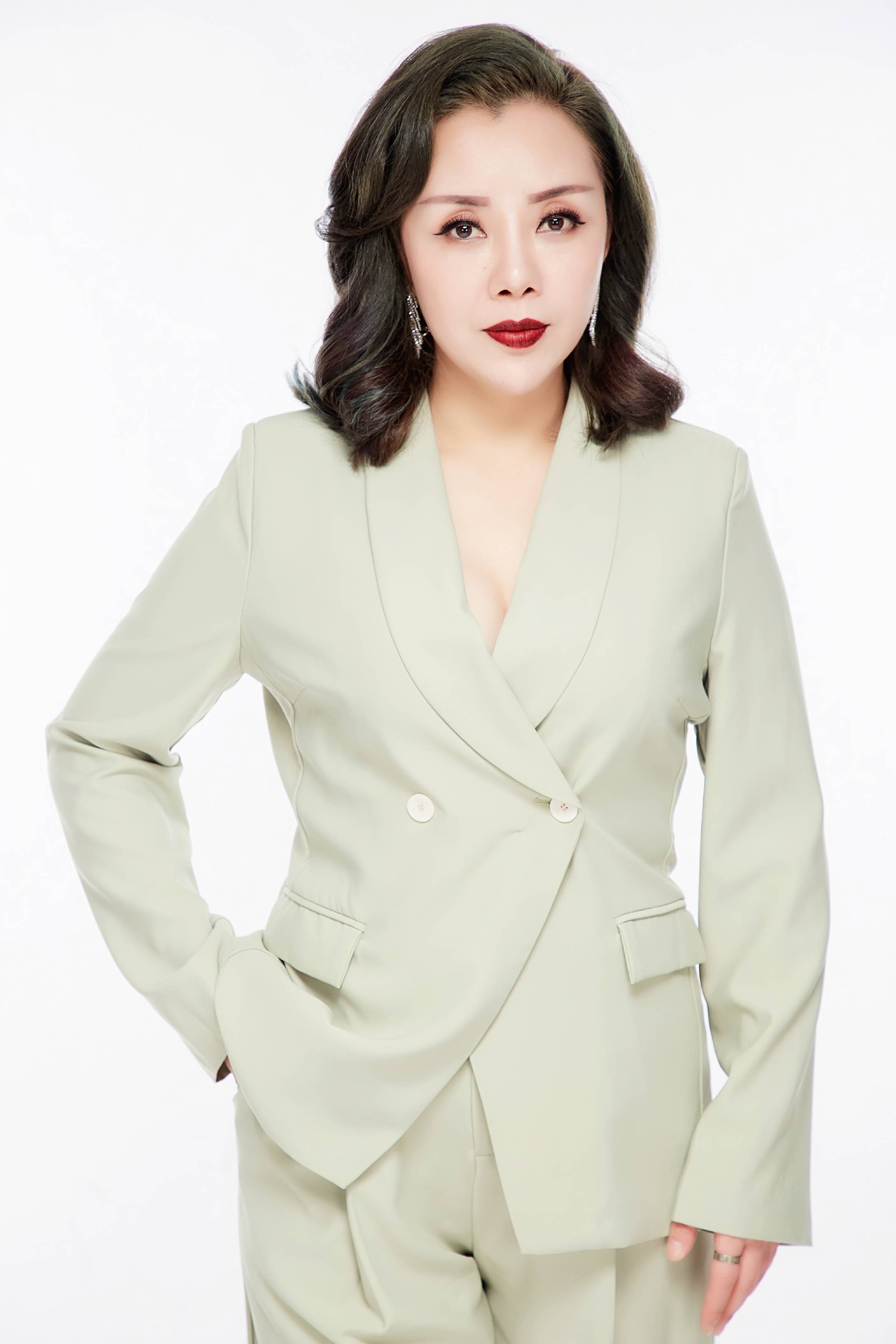 代武义演艺圈之路从演员企业家编剧导演一路逆行一路跨越