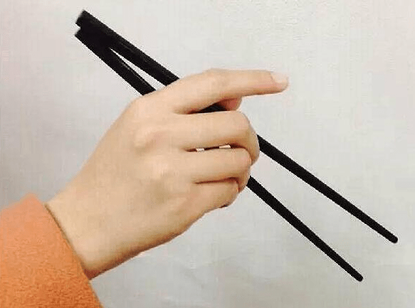 你拿筷子的姿势是什么样的你就是什么命这些姿势的人天生好命