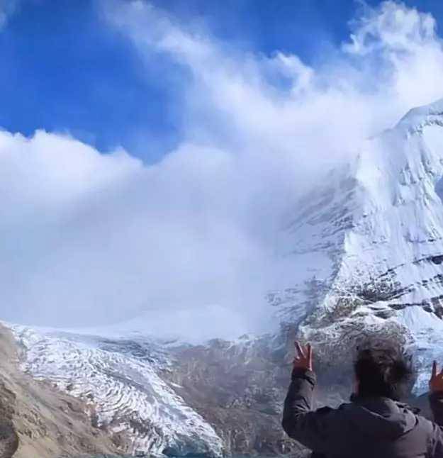 10年攀登70多座冰川,冒险王镜头下冰川太美!这里是他最好归宿