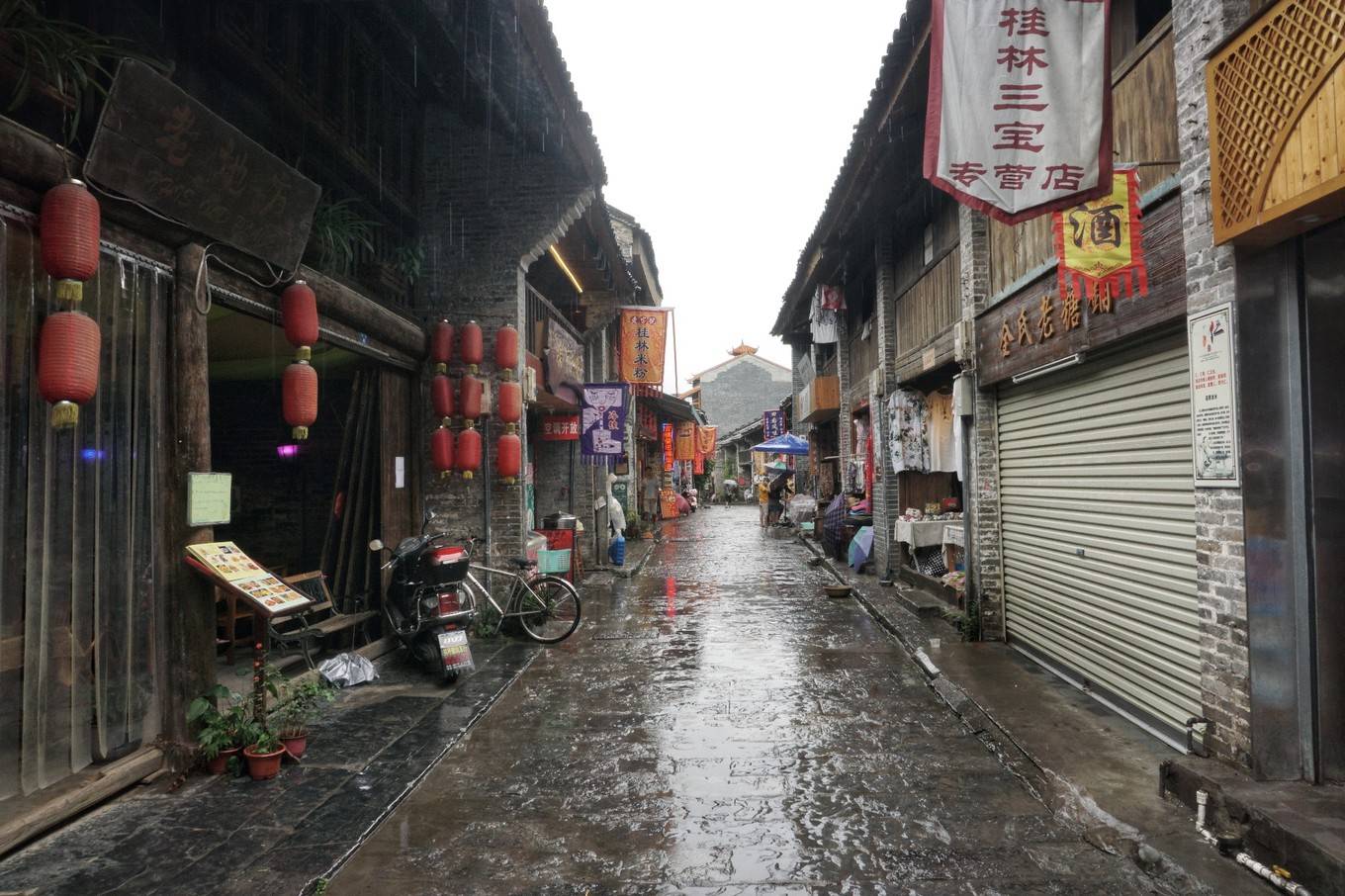 广西漓江河畔的古镇，最早出现在三国时期，比丽江古城更美更清净
