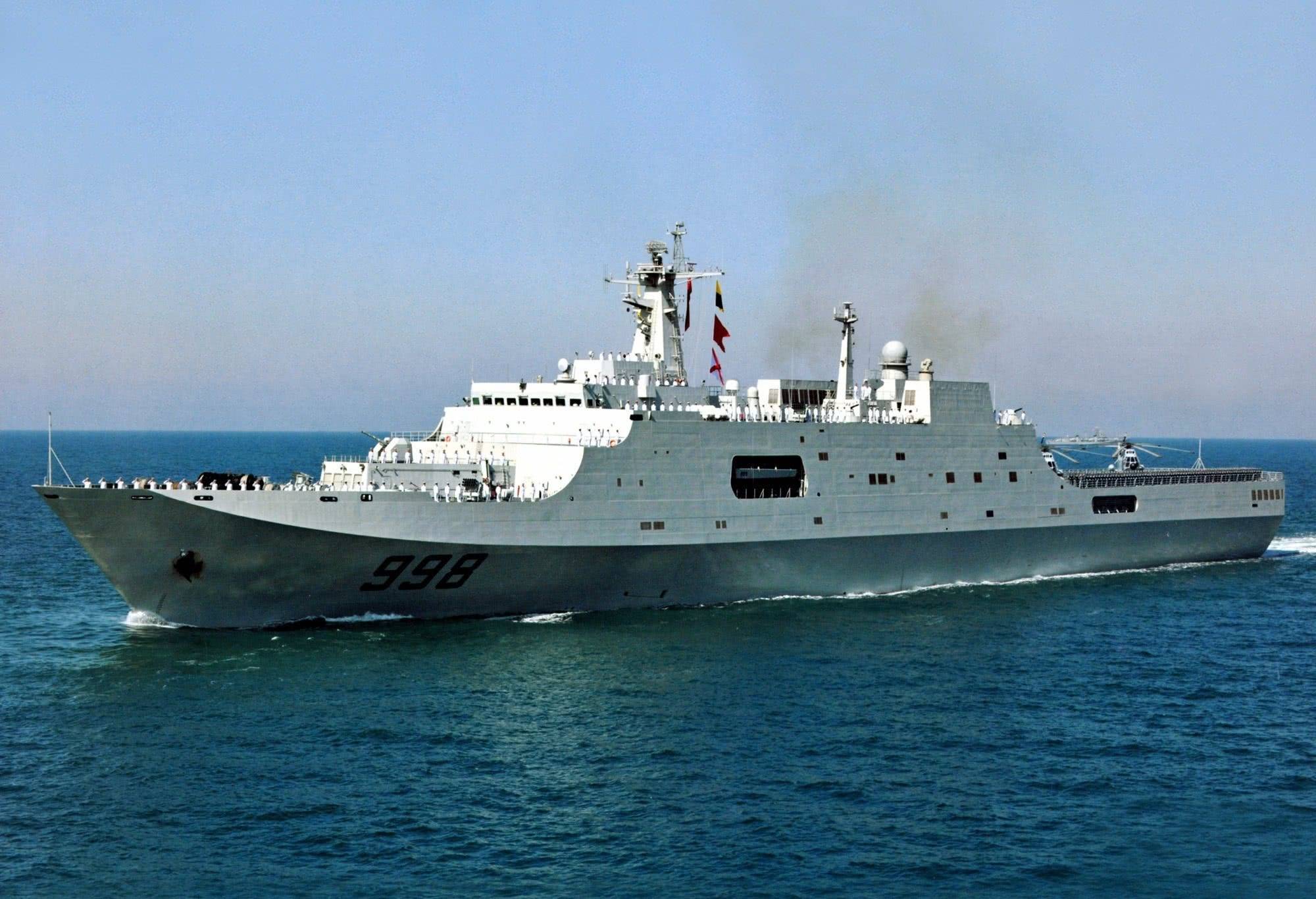 071型登陆舰中国海军守岛利器数量已达8艘造价12亿人民币