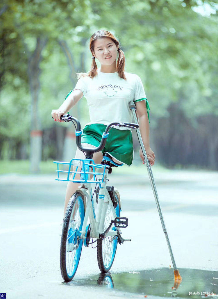 原创单腿女孩进城打拼年入百万,被帅小伙主动追求,太幸福半年胖30斤