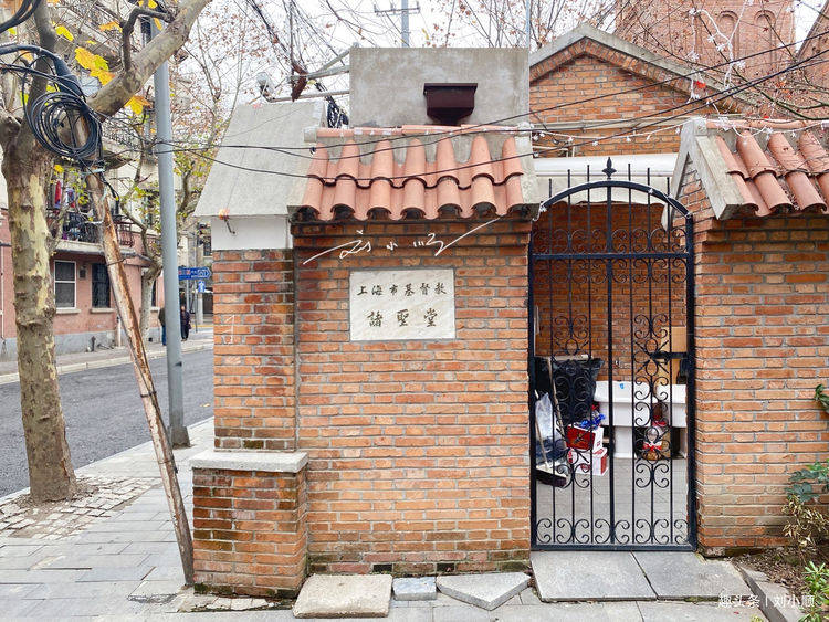 上海唯一的罗马式教堂，就在“新天地”附近，很多游客都没注意到