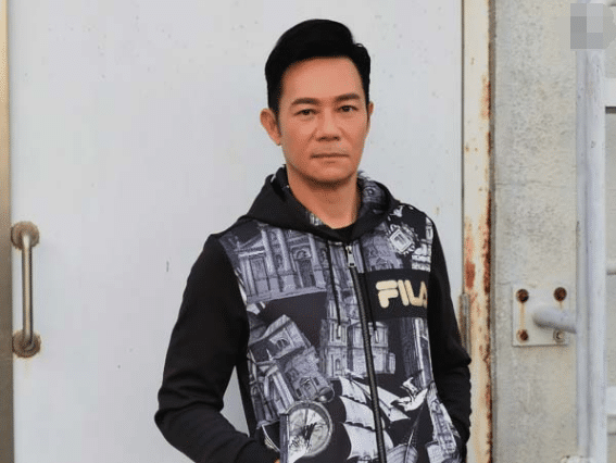 在香港tvb工作20年一直未火,一来大陆就一炮而红