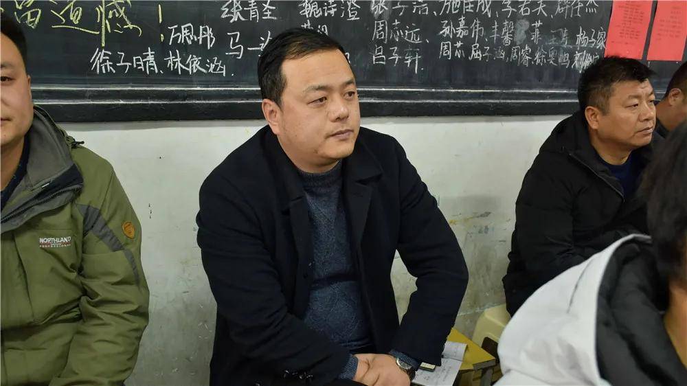 展现班级风采提升育人成效文通中学举行主题班会示范课教研活动