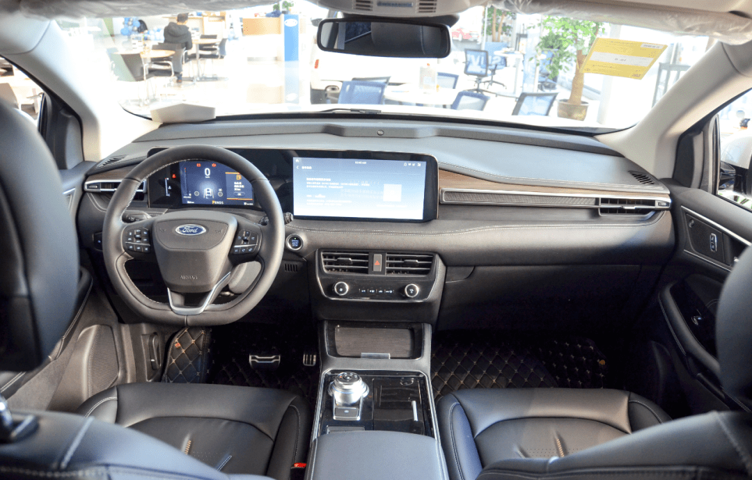 007探店:更年轻,更运动 静态实拍长安福特锐界plus