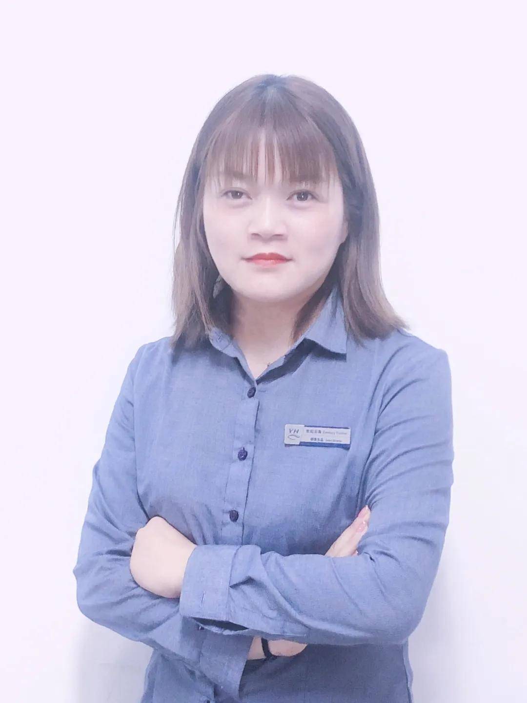 (杨艳玲)在近日的地推新人培训课上,王总为世纪云海新人分享了历史和
