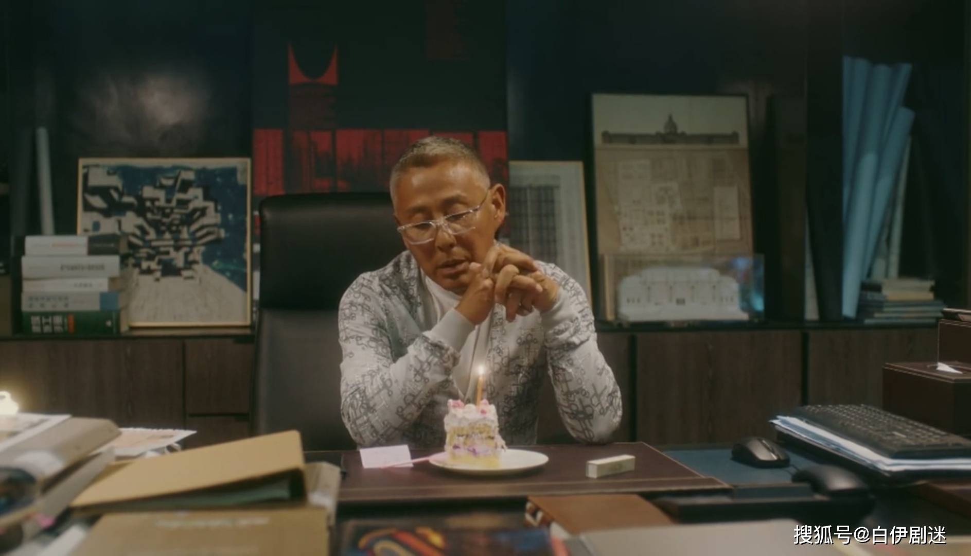 流金岁月:叶谨言为什么不近女色?他喜欢朱锁锁,和以前的人有关