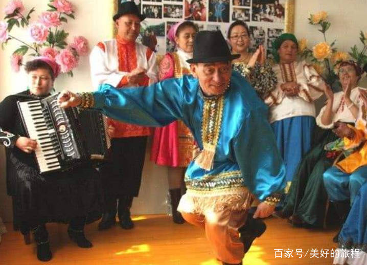 中国的俄罗斯族人是如何看待俄罗斯的？是否愿意回到俄罗斯生活？