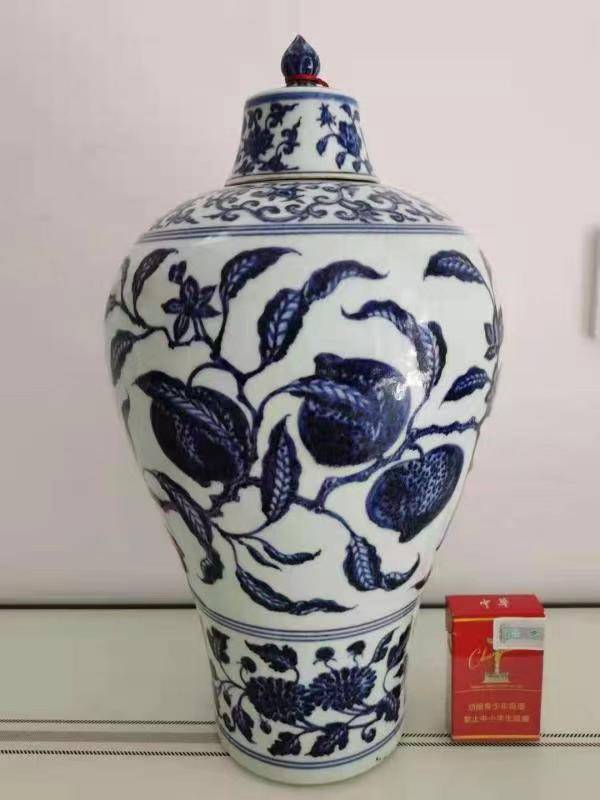 古雅轩文化传媒推荐大明宣德年制的青花将军罐赏析