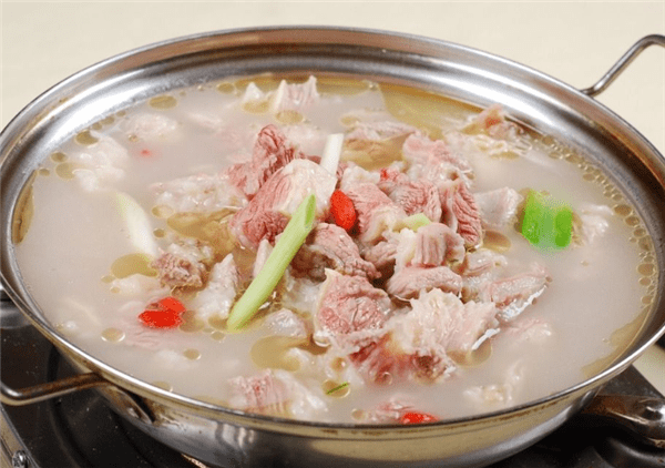炖羊肉时,加它等于"白炖,毁了一锅羊肉,汤汁也不再奶白鲜美