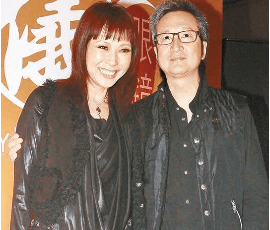 婚後32年無子,8次原諒丈夫出軌,葉童委曲求全只為報恩?_陳國熹