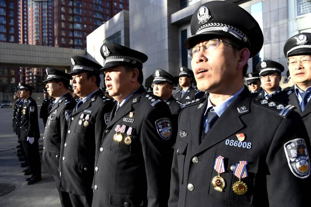临汾市公安机关举行“向警旗宣誓”活动庆祝首个中国人民警察节_市公安局党委