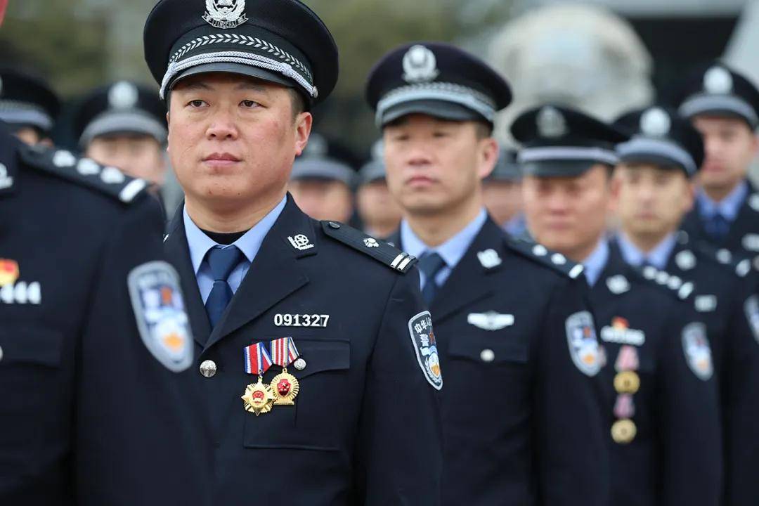 盐湖:举行系列活动庆祝首个中国人民警察节