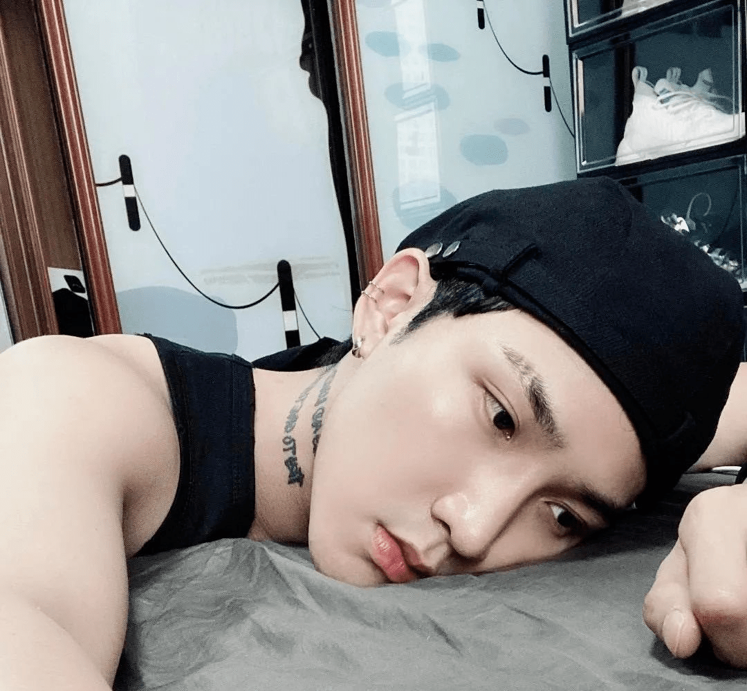 视频中各种搞怪创意,花样百出的林末范,在现实生活中却很宅 ,不擅长