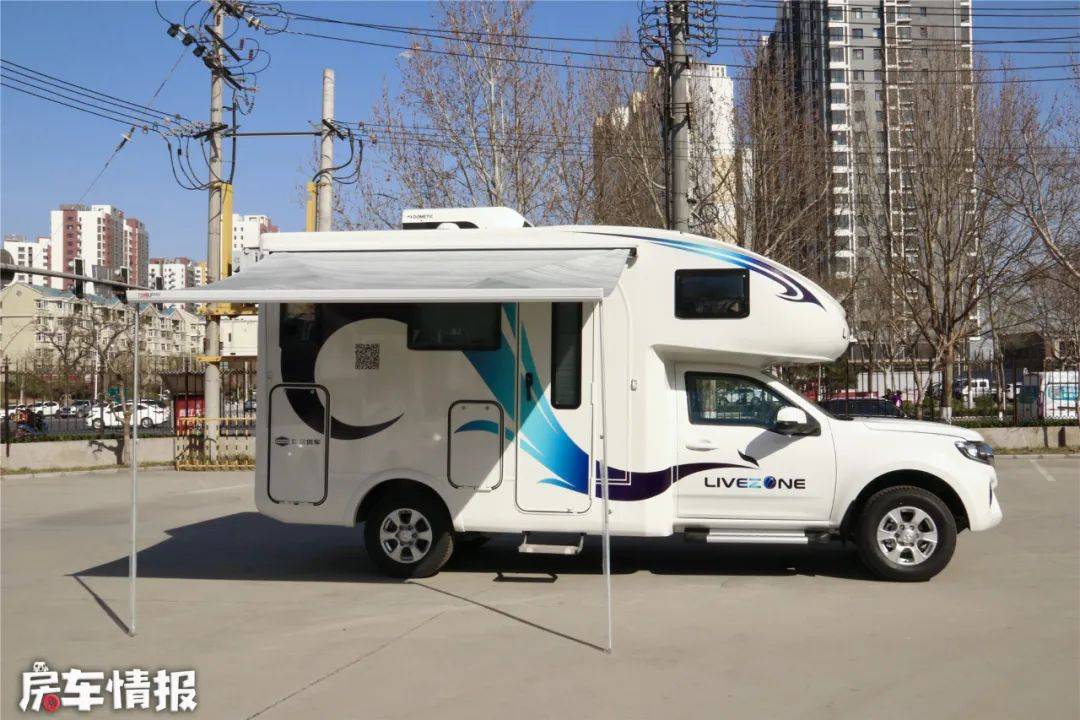 20多万买长城皮卡房车,能住4口还带四驱,碰到雨雪天也不担心