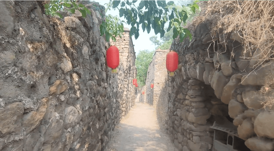 太原城郊千年古村落，窑洞错综复杂犹如迷宫，简单修葺保持原生态