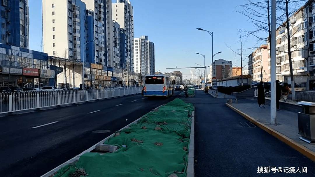 北京:通州区怡乐北街增设绿化带,车辆调头咋还受影响了