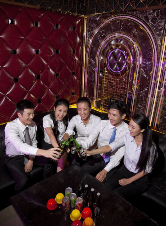 原创为何ktv"公主"都是"千杯不醉"呢?一位"公主"说出隐藏内情