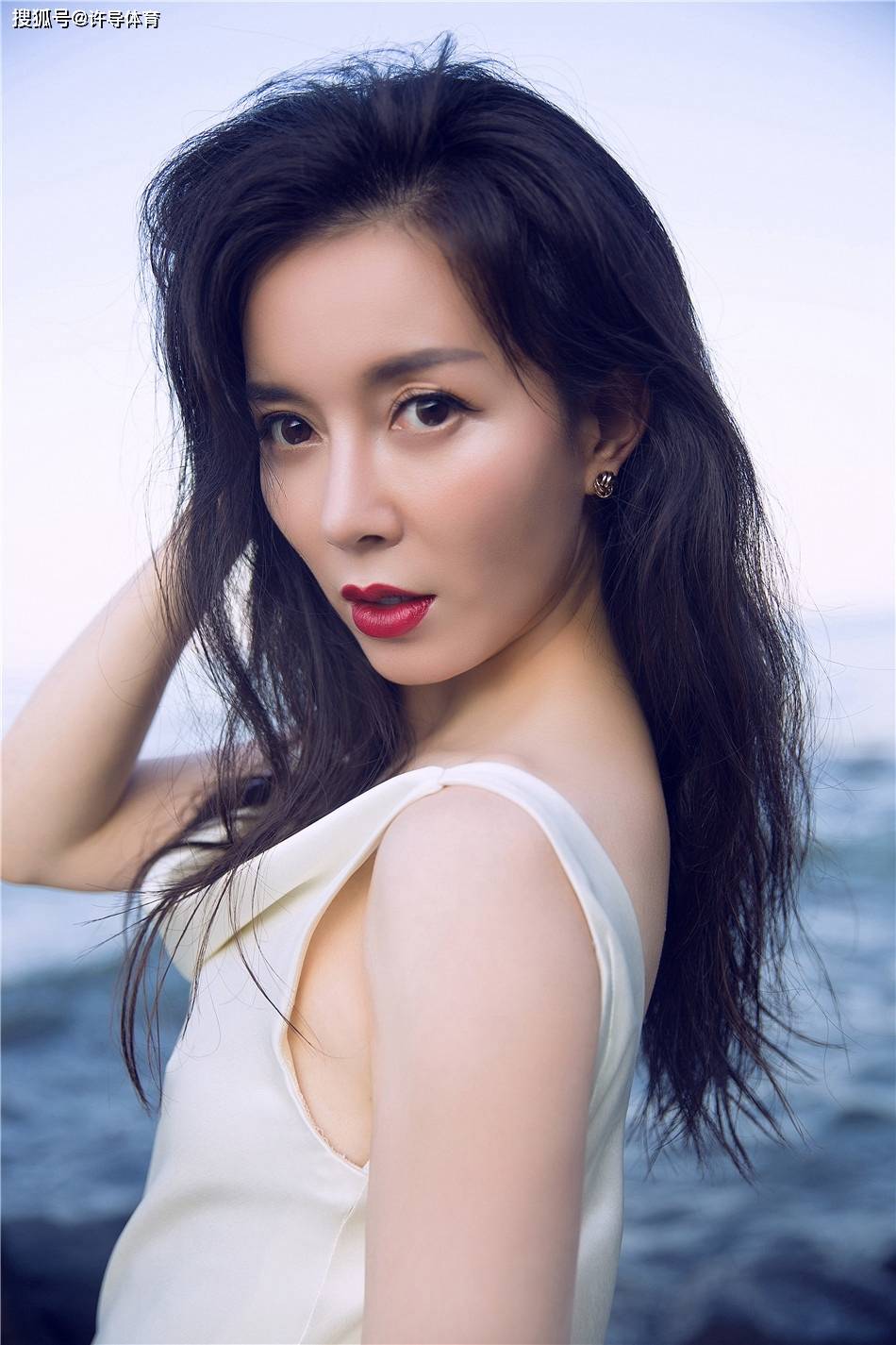 1979出生的女明星,她们个个天生丽质,谁才是你心中的女神?_刘敏