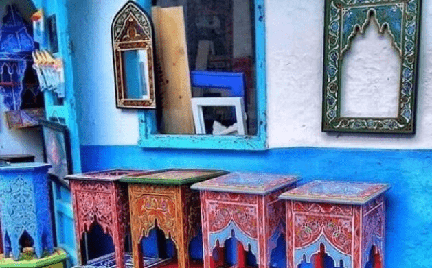 摩洛哥的蓝色小镇美如童话世界，但这种习俗却让人有些尴尬