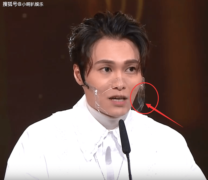 tvb万星颁奖典礼,明星们佩戴透明口罩,引发争议
