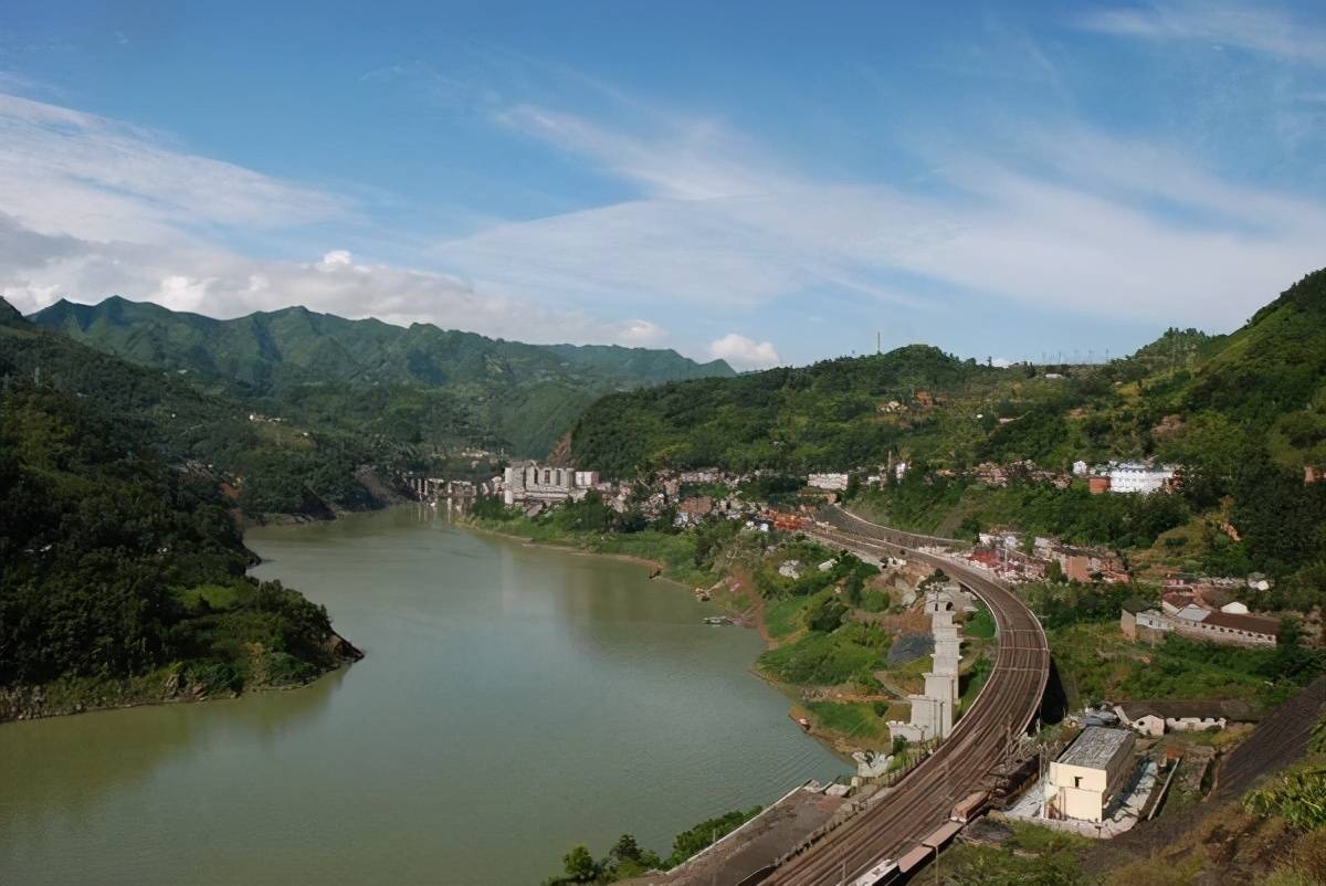 原创不忘初心千里走单骑重访襄渝线