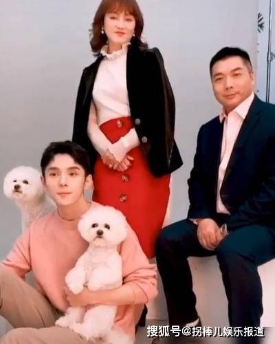 原创28岁李佳琦身价过亿父亲却在上海打工直言我不用他一分钱