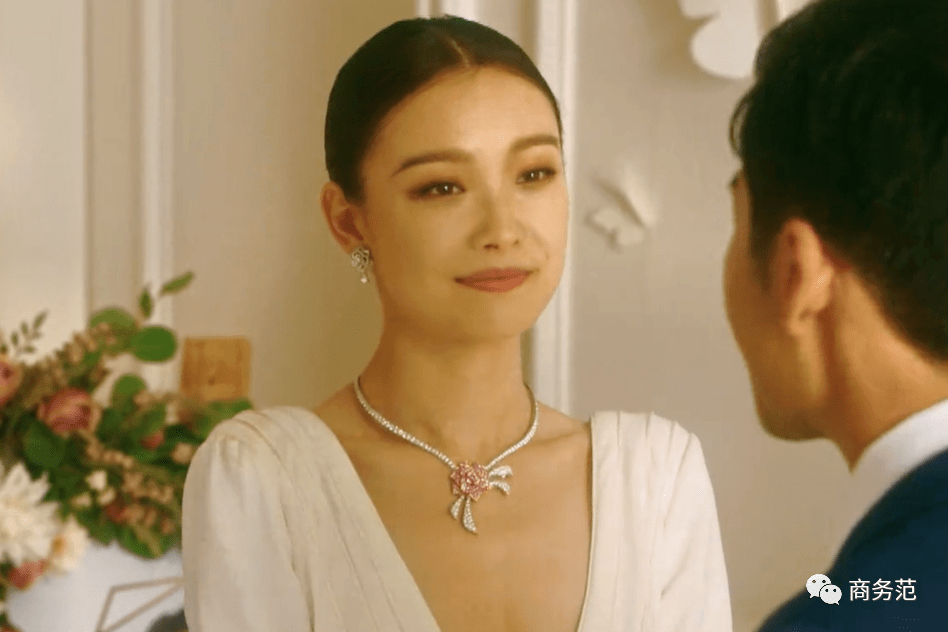 叶谨言送朱锁锁90万积家,蒋南孙戴7万欧米茄,《流金岁月》都戴什么