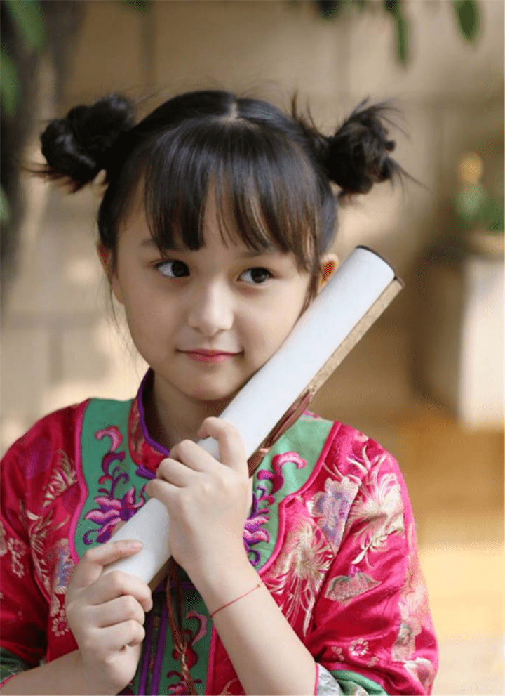 原创因长相可爱禁止整容12岁近照美出新高度网友又骗我生女儿