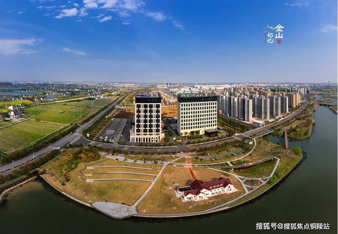 楚雄人口基数_楚雄彝人古镇图片(2)