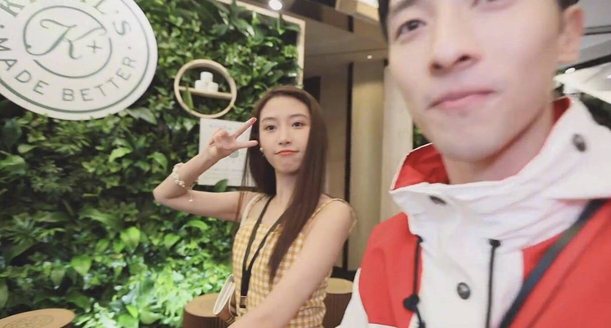 半藏森林接大厂广告,cos春丽复出,阿沁深夜吐槽影响后代三观_刘阳