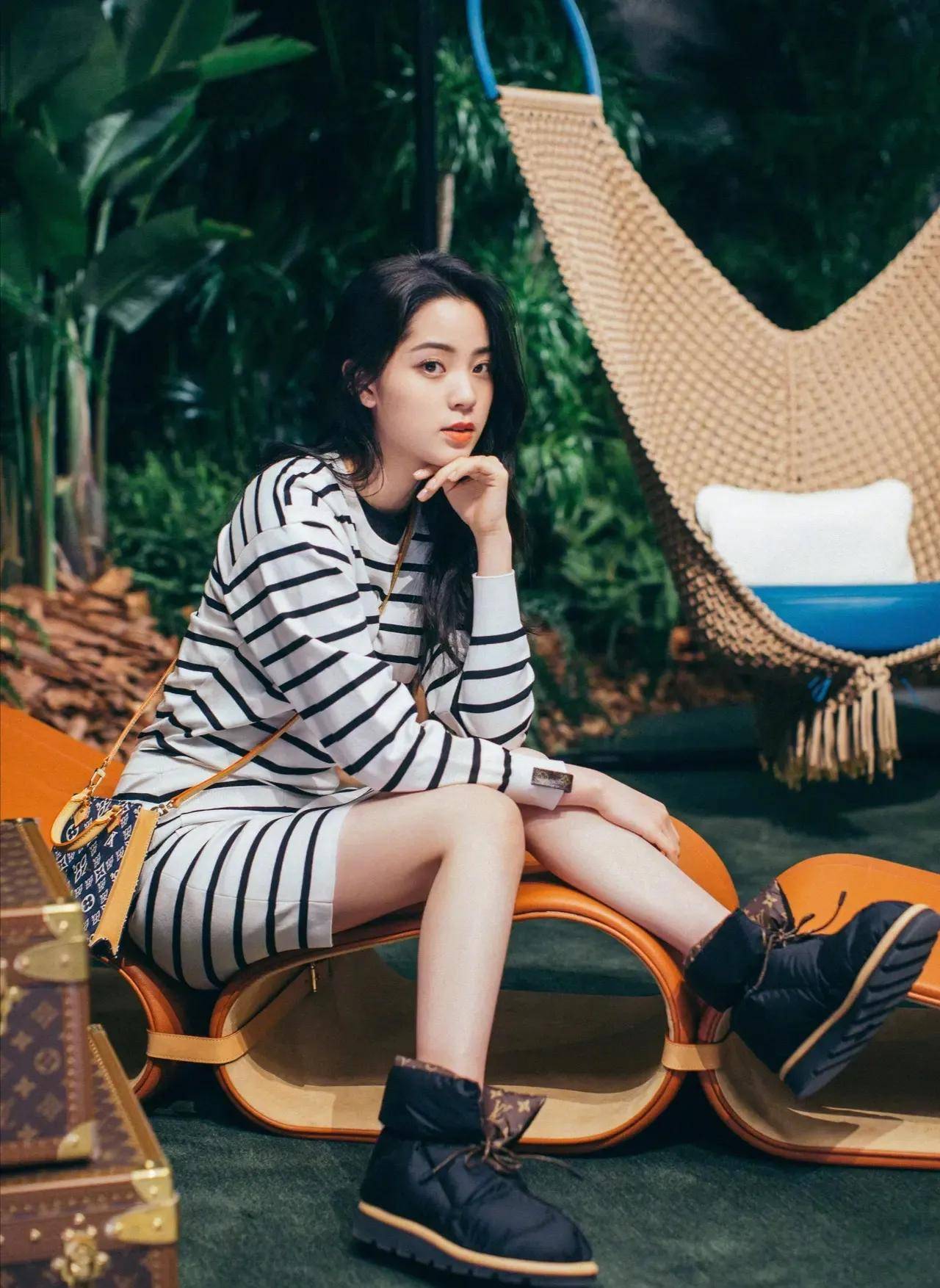 官宣:欧阳娜娜入围2020年度中国十大正能量女星,积极为抗疫宣传