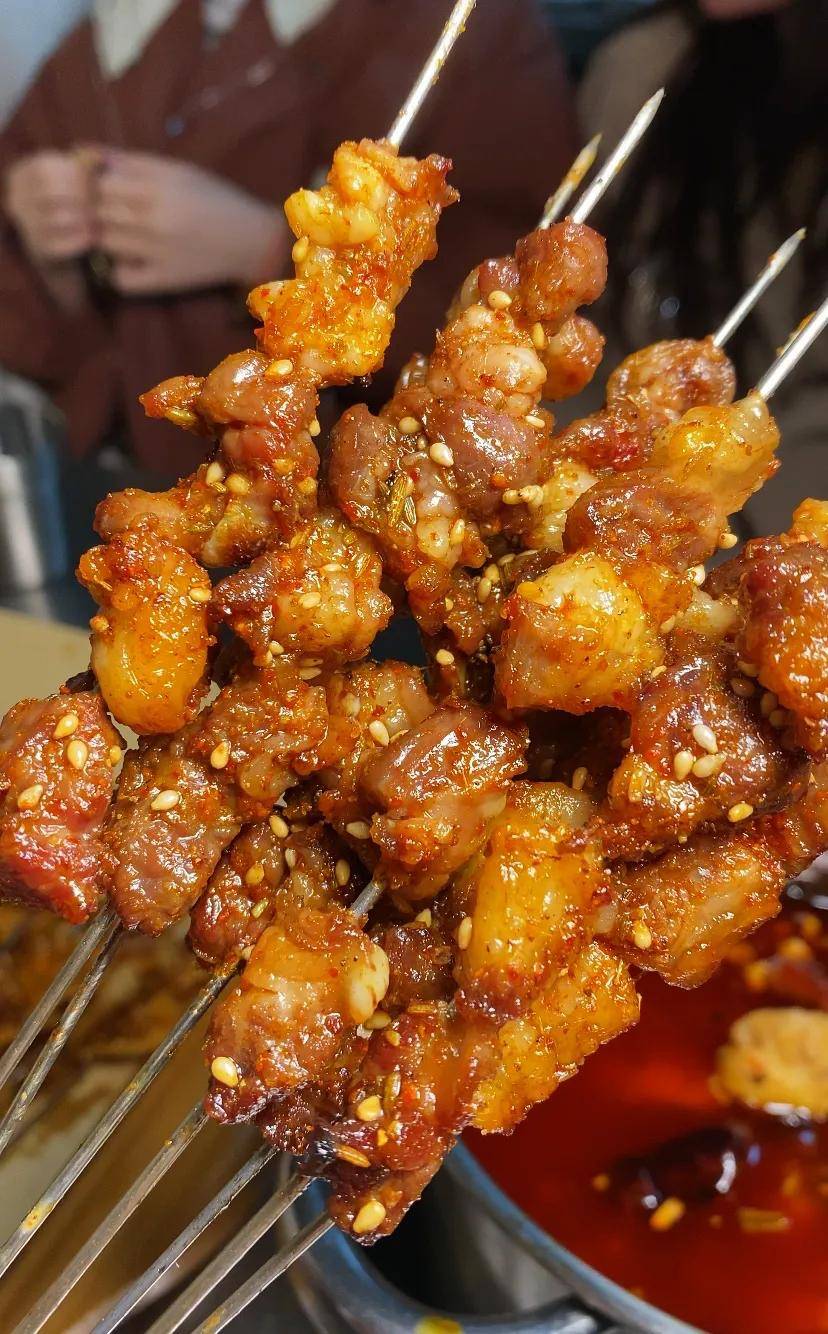 长春辽阳街传统老味小烧烤店不大味挺正延边小菜特下酒