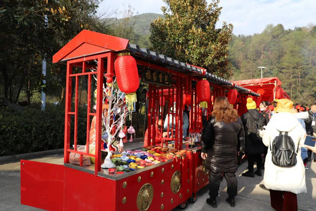 云台山茶旅集团承办的马路镇第五届年货节年味浓