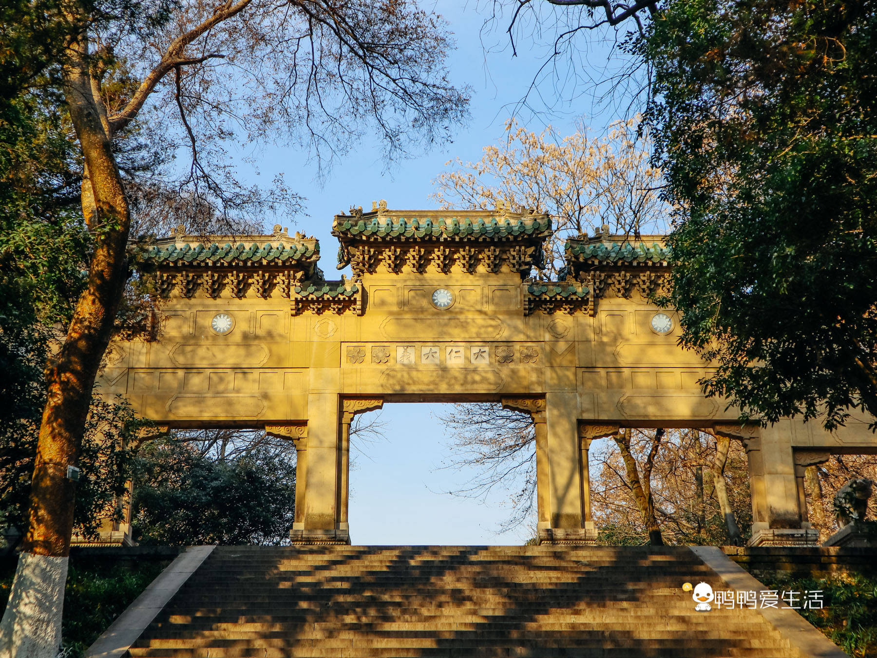 南京明朝古寺，原建筑仅存无梁殿，殿前石龟趺来历不明成谜团！