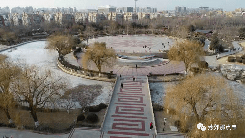 人民公园扫码开放,没有出现人群聚集,(燕郊人民防控意识很高,还是很有