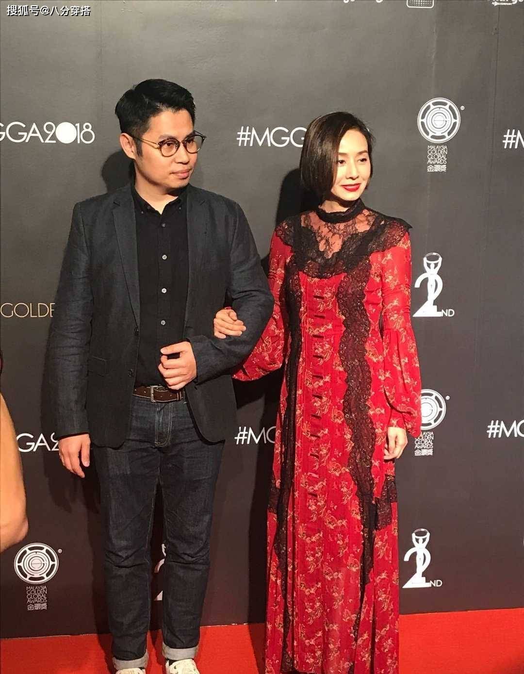 毛舜筠的气质感没得挑一袭红色抹胸裙优雅高贵精致洋气