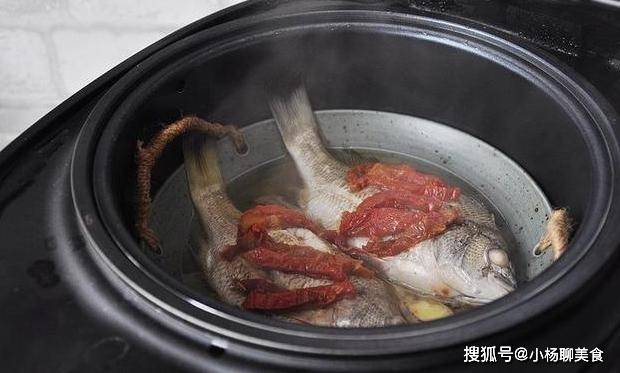 学会蒸鱼很简单,味道鲜香超下饭,孩子一次吃一大锅