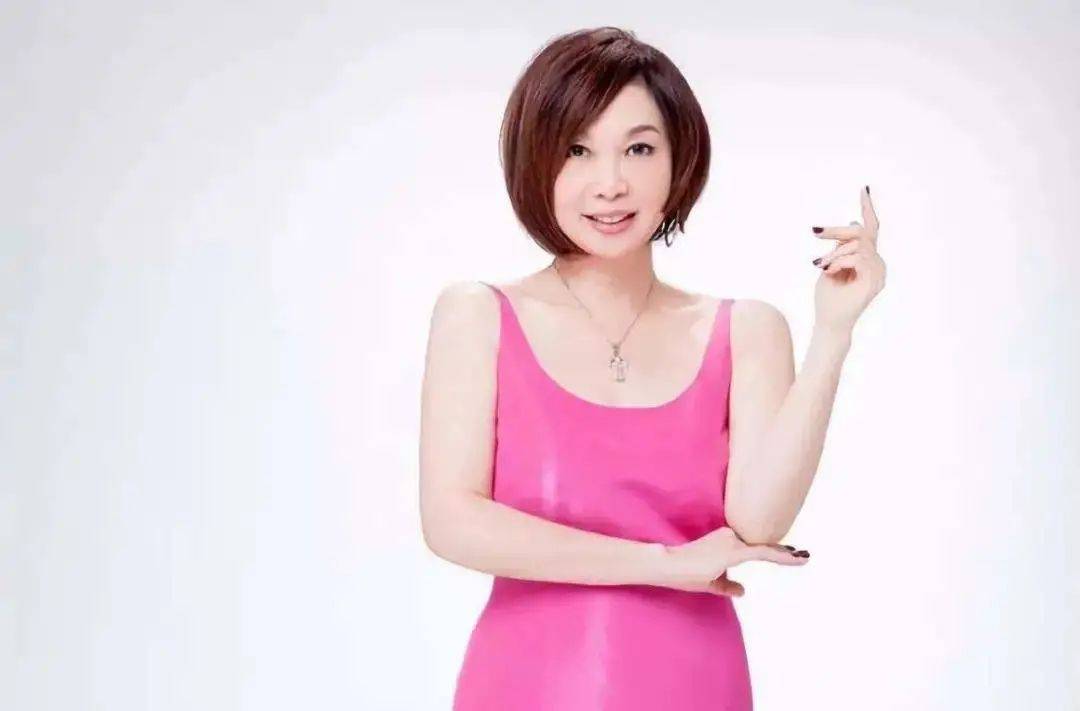 朱卫茵嫁给李宗盛时,她已经是小有名气的香港广播节目主持人,作为17岁