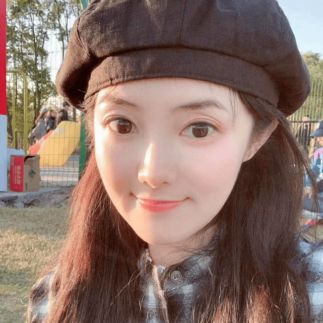 徐贝贝,中国传媒大学02级广播电视编导本科,06级电视剧创作与理论硕士