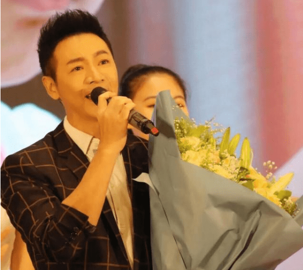 原创同一首歌最帅主持人离开央视13年后为何销声匿迹