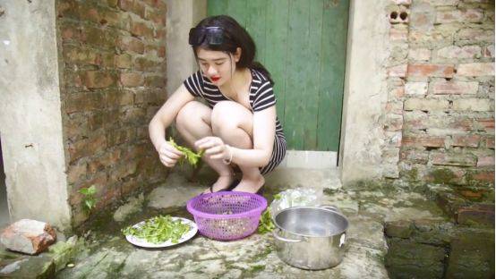 中国小伙在老挝，去老挝农村姑娘家，带你看看当地人的真实生活